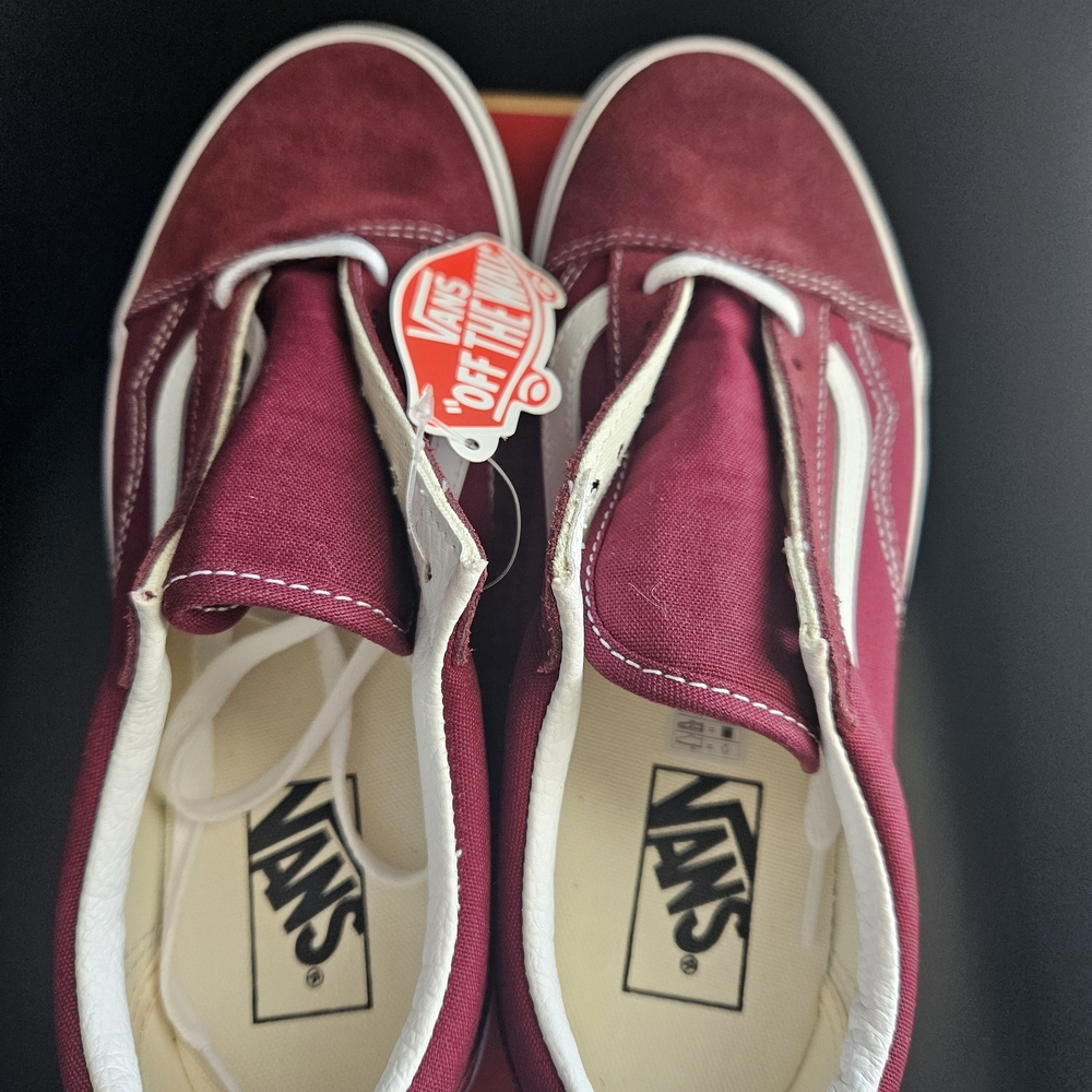 Nwt Vans Old Skool Burgundy and White Sneakers Mens 8 Womens 9.5 - Picture 7 of 10